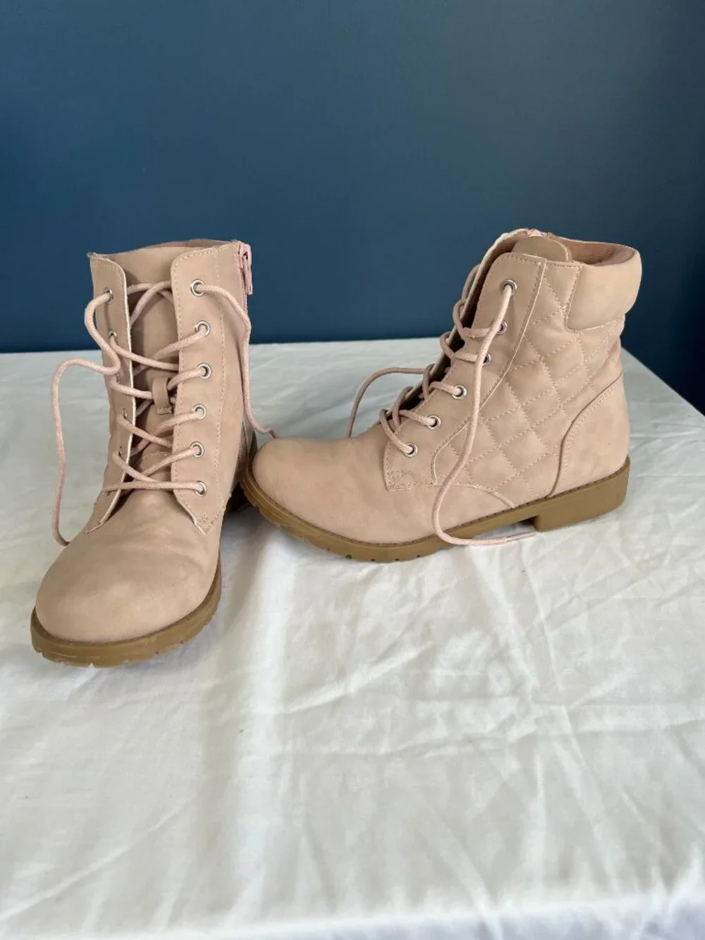 Adult/Child Place Side Zipper and Laced Up Boots Size 5- Pink